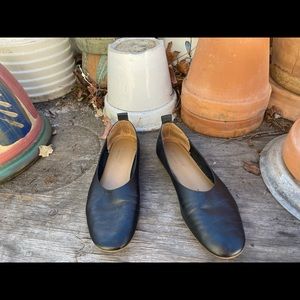 Everlane’s The Italian Leather Day Glove in Black